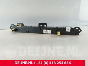 Seres 3 Radiobedienfeld O271775 foto 2