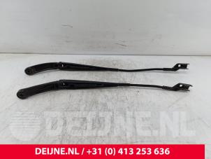 Seres 3 Wiper arm set O271786 photo 2