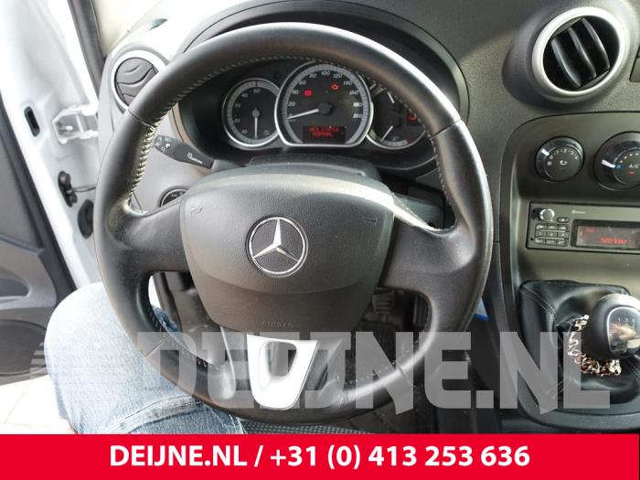 Mercedes Citan Lenkrad O271832