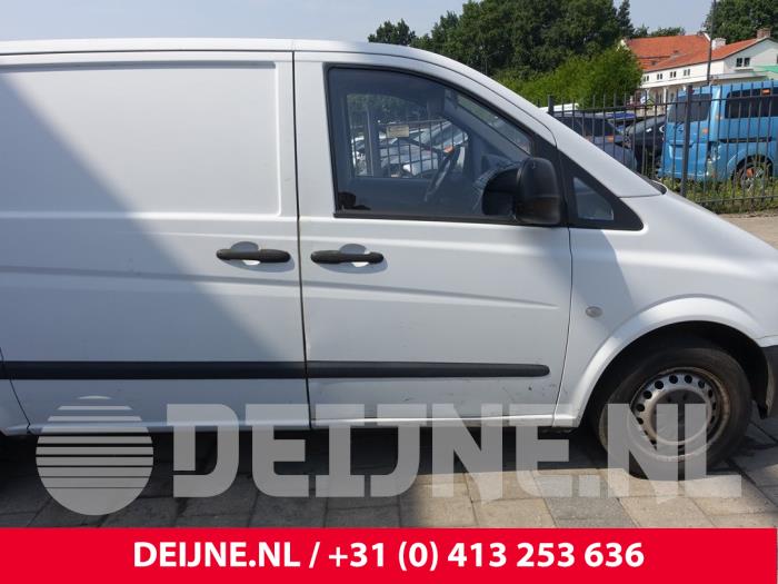 Mercedes Vito Tür 2-türig rechts O271910