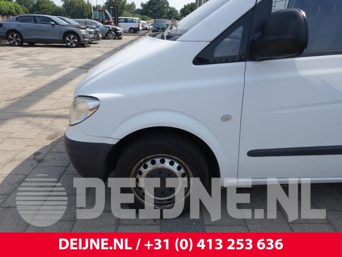 Mercedes Vito Kotflügel links vorne O271917