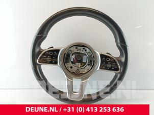 Gebruikte Stuurwiel Mercedes Sprinter 3,5t (907.6/910.6) 319 CDI 3.0 V6 24V RWD Prijs € 302,50 Inclusief btw aangeboden door van Deijne Onderdelen Uden B.V.