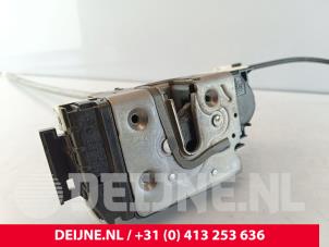Mercedes Sprinter Deurslot Mechaniek 2Deurs links O272025 foto 3