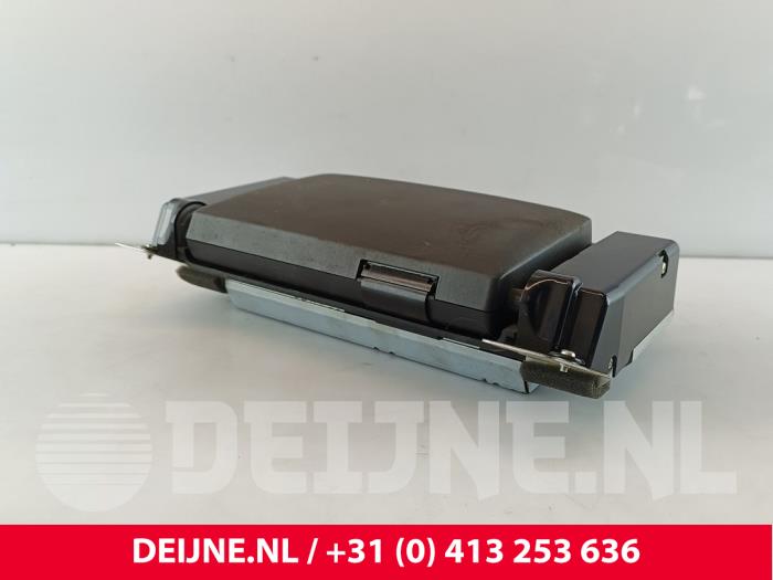 Gebruikte Display Interieur Volvo C70 (MC) 2.0 D3 20V Prijs € 70,00 Margeregeling aangeboden door van Deijne Onderdelen Uden B.V.