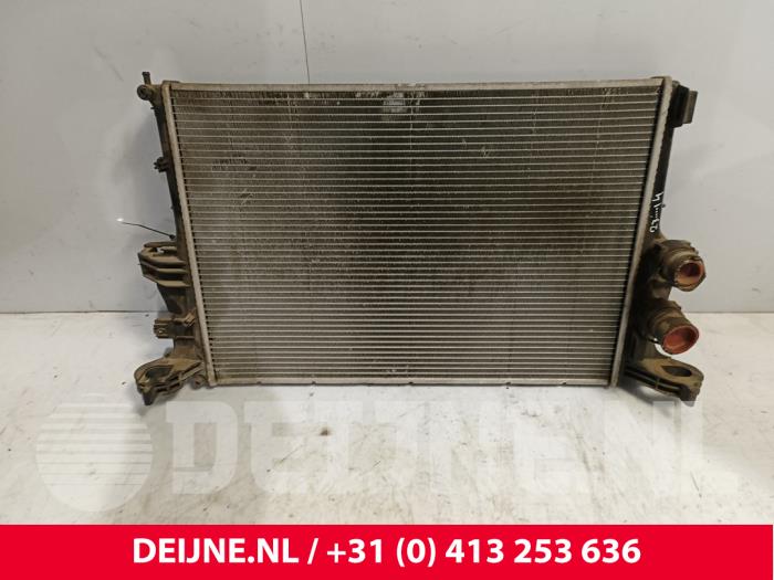 Gebruikte Radiateur Iveco New Daily VI 33S14, 35C14, 35S14 Prijs € 84,70 Inclusief btw aangeboden door van Deijne Onderdelen Uden B.V.