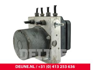 Iveco New Daily ABS Pumpe O272151 foto 3