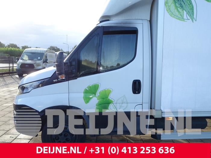 Iveco New Daily Tür 2-türig links O272165