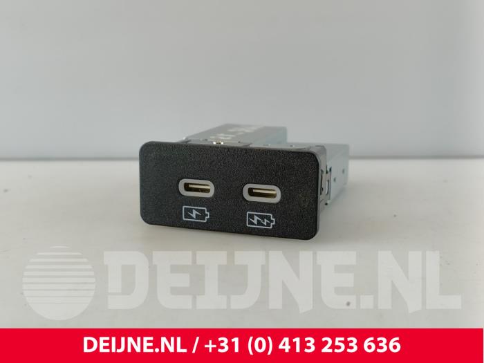 MG ZS AUX / USB-Anschluss O272442