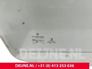 Mercedes Vito Door window 2-door, right O272459 photo 2
