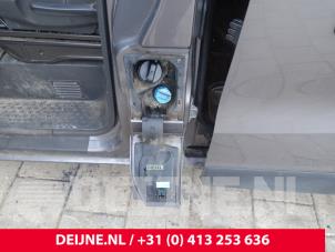 Renault Trafic Tankklappe O272635 foto 2