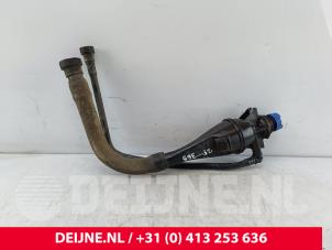 Gebruikte Vulpijp ad-blue tank Toyota ProAce 1.6 D-4D 115 16V Prijs € 84,70 Inclusief btw aangeboden door van Deijne Onderdelen Uden B.V.