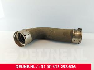 Gebruikte Intercooler Slang Mercedes Vito (447.6) 1.6 111 CDI 16V Prijs € 36,30 Inclusief btw aangeboden door van Deijne Onderdelen Uden B.V.