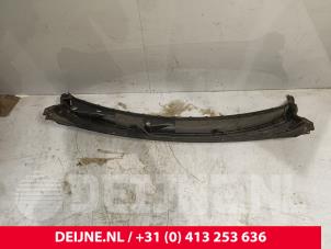 Hyundai H300 Cowl top grille O272966 photo 2