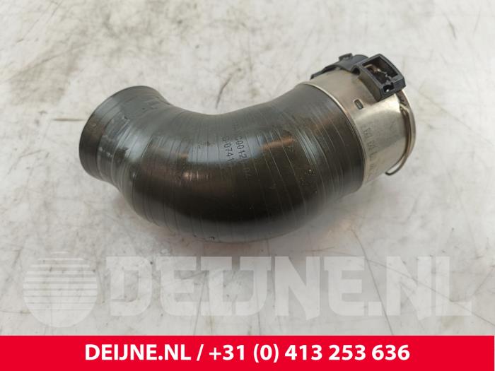 Gebruikte Intercooler Slang Renault Trafic (1FL/2FL/3FL/4FL) 1.6 dCi 120 Twin Turbo Prijs € 102,85 Inclusief btw aangeboden door van Deijne Onderdelen Uden B.V.