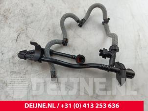 Renault Trafic Brandstof retourleiding O273049 foto 2