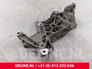 Renault Trafic Engine mount O273056 photo 2