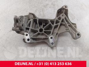 Gebruikte Motorsteun Renault Trafic (1FL/2FL/3FL/4FL) 1.6 dCi 120 Twin Turbo Prijs € 24,20 Inclusief btw aangeboden door van Deijne Onderdelen Uden B.V.