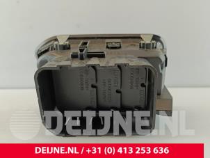Renault Master Luchtrooster Dashboard O273204 foto 2