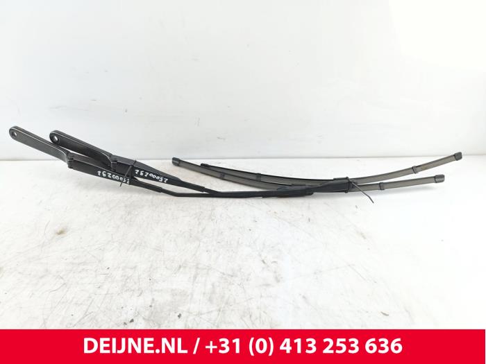 Iveco New Daily Scheibenwischerarm-Set O273230