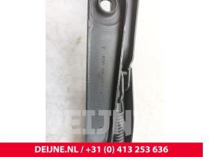 Iveco New Daily Scheibenwischerarm-Set O273230 foto 3