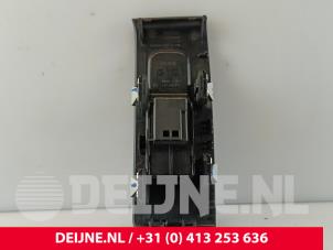 Volvo XC40 Electric window switch O273317 photo 2