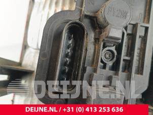 Volkswagen Caddy Achterlicht links O273475 foto 3