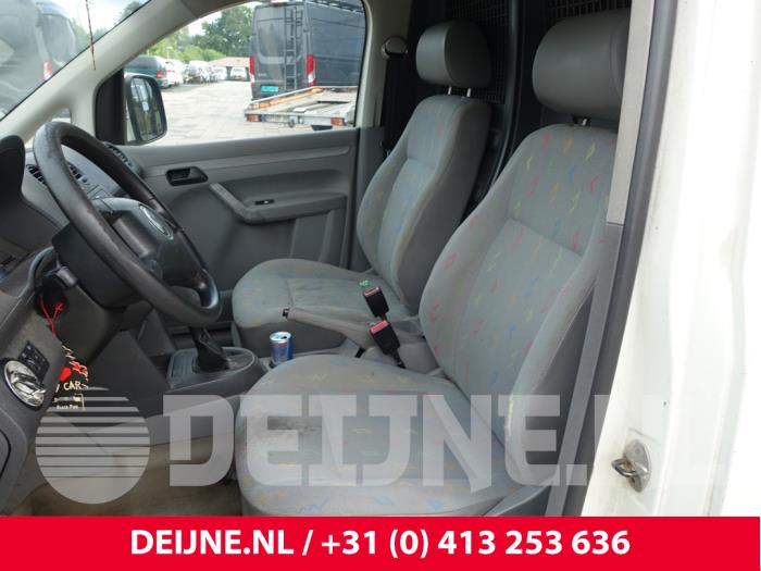 Volkswagen Caddy Sitz links O273519