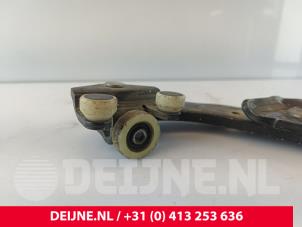 Mercedes Vito Schiebetürrolle rechts O273540 foto 3