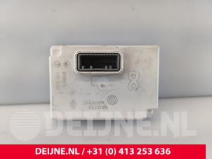 Gebruikte Dode hoek sensor Renault Master III (MA/MB/MC/MD/MH/MF/MG/MH) 2.3 Energy dCi 180 Twin Turbo 16V FWD Prijs € 133,10 Inclusief btw aangeboden door van Deijne Onderdelen Uden B.V.