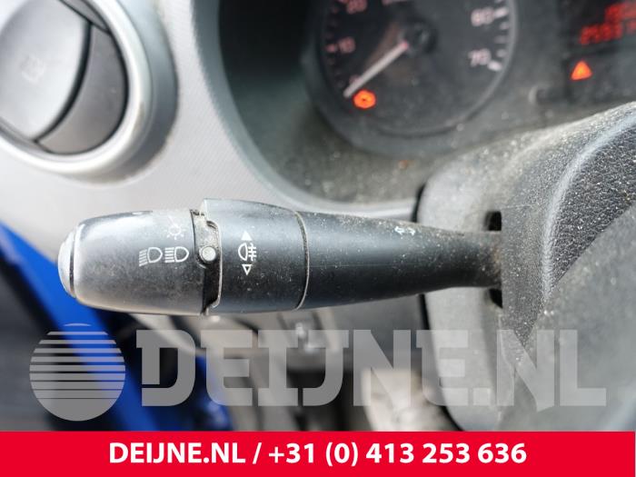 Peugeot Partner Steering column stalk O273571