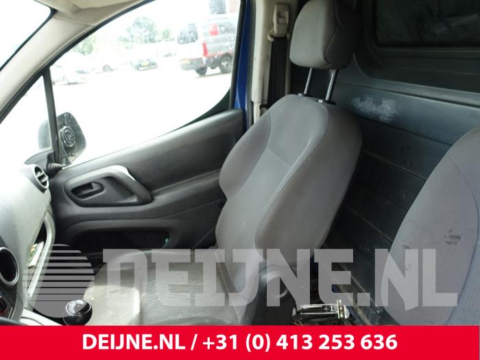 Peugeot Partner Seat, right O273600