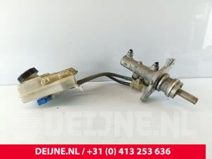 Gebruikte Hoofdremcilinder Mercedes Vito (447.6) 2.2 114 CDI 16V Prijs € 72,60 Inclusief btw aangeboden door van Deijne Onderdelen Uden B.V.