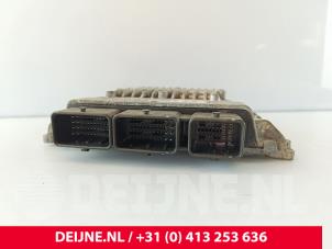 Volvo V50 Engine management computer O273956 photo 3