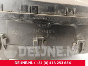 Volvo V40 Fuse box O273970 photo 3