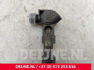 Mercedes Sprinter Injector (diesel) O274022 photo 3