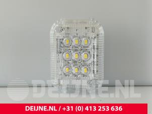 Gebruikte Binnenverlichting achter Ford Transit Custom 2.0 TDCi 16V Eco Blue 170 Prijs € 30,25 Inclusief btw aangeboden door van Deijne Onderdelen Uden B.V.