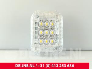 Gebruikte Binnenverlichting achter Ford Transit Custom 2.0 TDCi 16V Eco Blue 170 Prijs € 30,25 Inclusief btw aangeboden door van Deijne Onderdelen Uden B.V.
