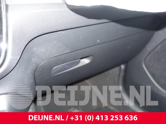 Volvo XC40 Glovebox O274112