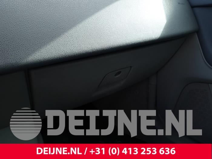 Volvo V50 Glovebox O274188