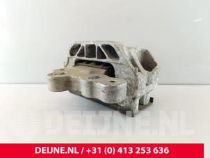 Gebruikte Motorsteun Ford Transit 2.0 TDCi 16V Eco Blue 130 Prijs € 48,40 Inclusief btw aangeboden door van Deijne Onderdelen Uden B.V.