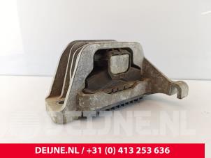 MAN TGE Engine mount O274365 photo 3