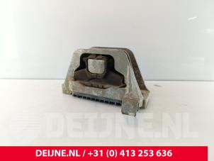 MAN TGE Engine mount O274365 photo 2