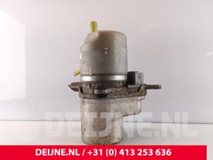 Gebruikte Pomp Servo Volvo V50 (MW) 2.0 D 16V Prijs € 75,00 Margeregeling aangeboden door van Deijne Onderdelen Uden B.V.