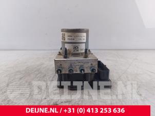 Mercedes Vito ABS pump O274646 photo 2