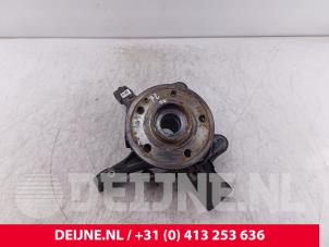 Gebruikte Fusee rechts-voor Mercedes Vito (447.6) eVito Prijs € 181,50 Inclusief btw aangeboden door van Deijne Onderdelen Uden B.V.