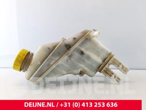Opel Combo Bremsflüssigkeitsbehälter O274715 foto 2