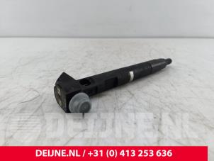 Gebruikte Verstuiver (diesel) Mercedes Sprinter 3,5t (906.63) 313 CDI 16V Prijs € 108,90 Inclusief btw aangeboden door van Deijne Onderdelen Uden B.V.