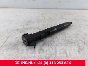 Mercedes Sprinter Injector (diesel) O274918 photo 2