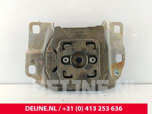 Volvo V40 Engine mount O275057 photo 2