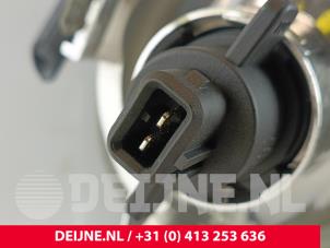 Volvo V70 Nebelscheinwerfer links vorne O275073 foto 3